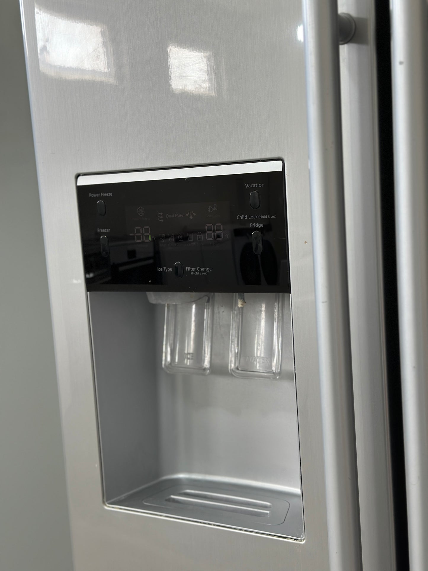 đ§ SĂ€ljes: Samsung RSA1UHPE Side-by-Side Kyl/Frys