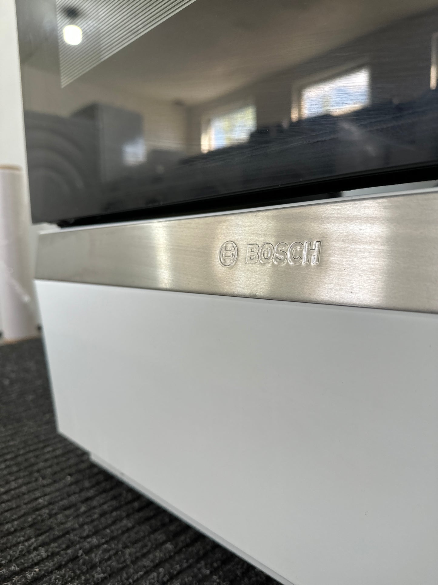 Spis HCA764220V/02 🔥 – Effektiv och rymlig glaskeramikspis med varmluft