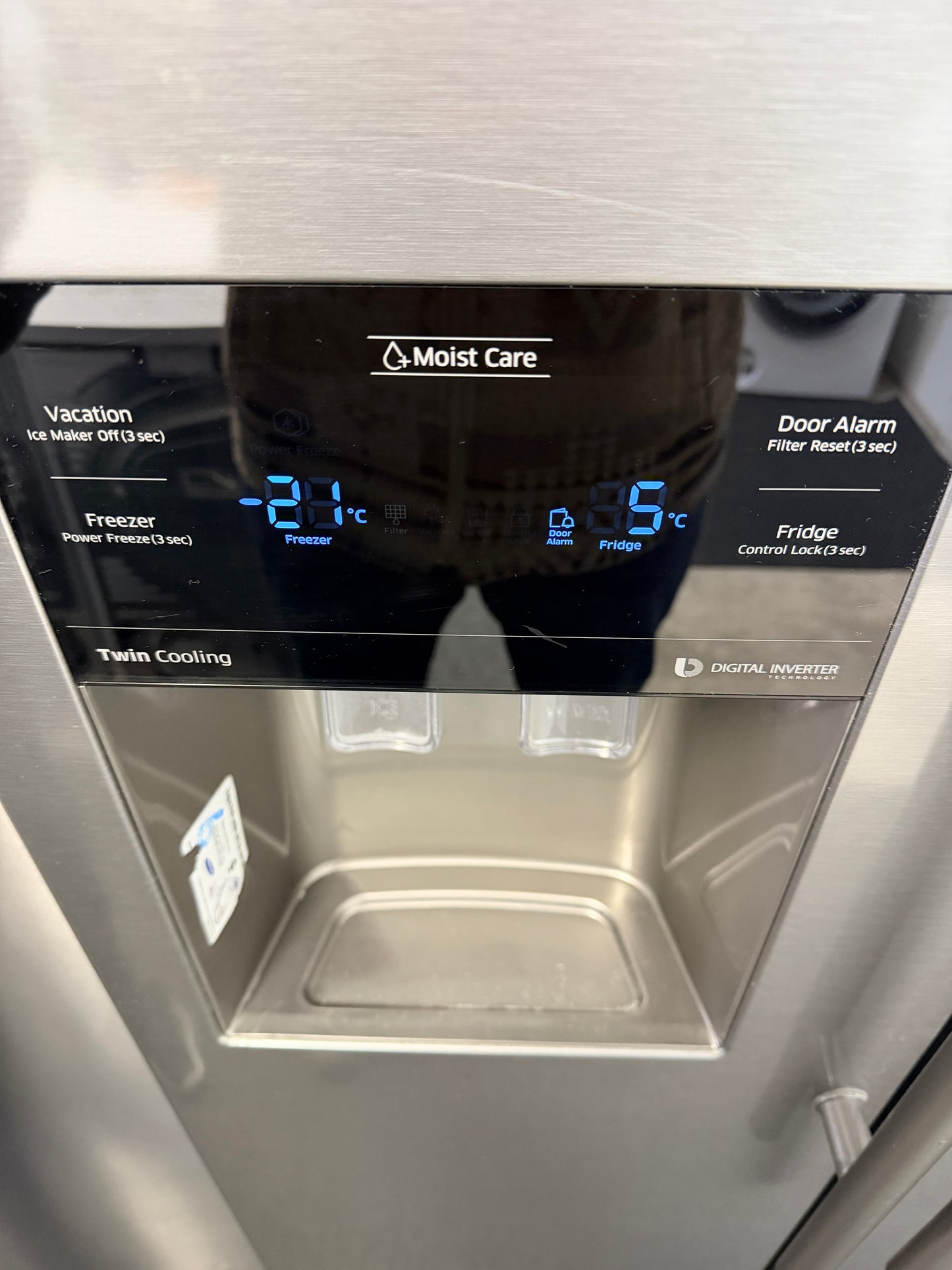 Samsung RS53K4400SA – Rymlig Side-by-Side kyl/frys med modern design
